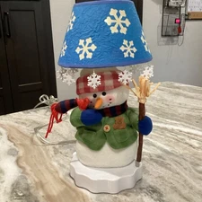 Vintage Avon Snowman Lamp with shade with Dangling Snowflakes Table Lamp