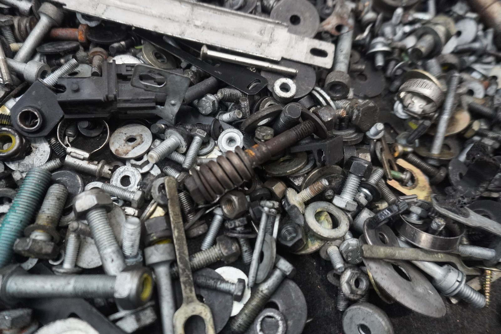 Miscellaneous Assorted Oem Hardware Nut Bolt Washer Bracket Ferrari 360 2004