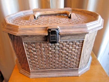 NICE Vintage Faux Basket Weave Lerner Plastic Hinged Sewing Basket Box W/- Tray