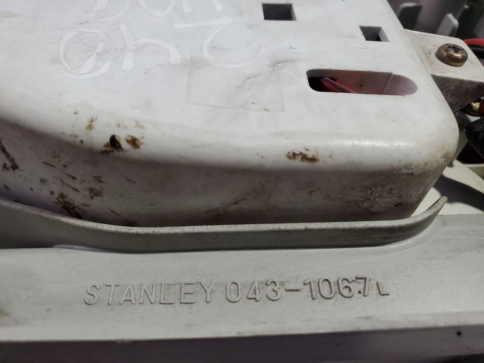 Luz trasera izquierda 1991 1992 1993 1994 1995 Acura Legend OEM tiene grietas solares Foto 3 de 4