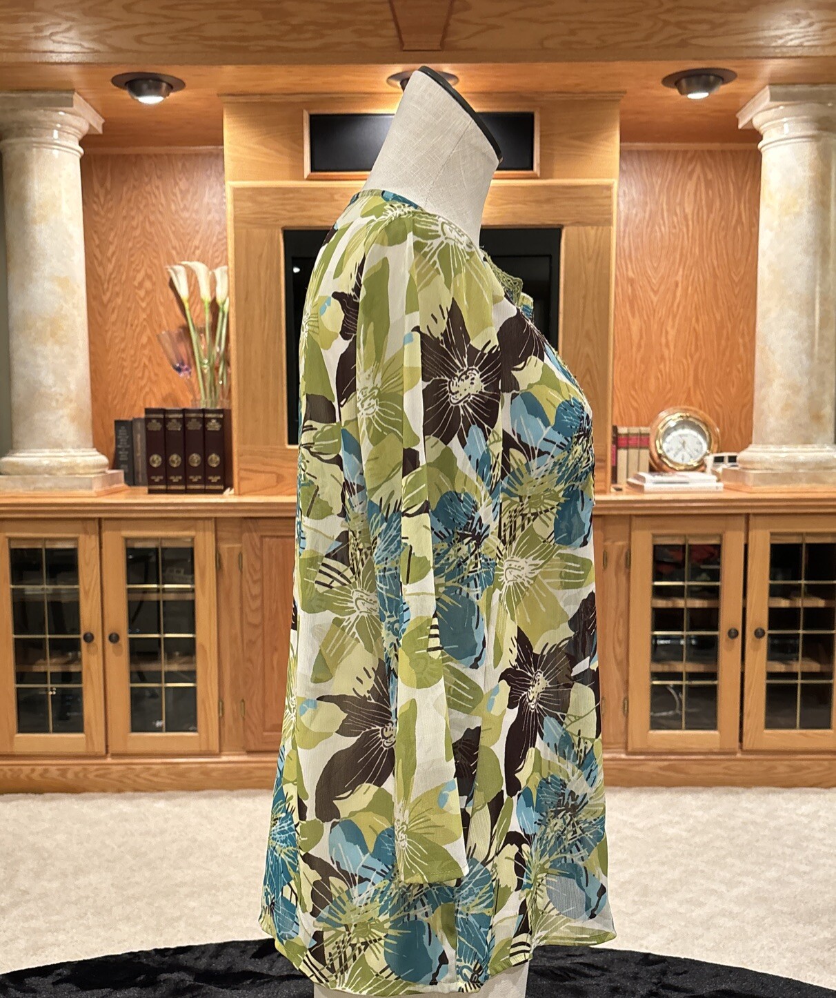 New York & Company Colorful Floral Embroidered Neckline 3/4 Sleeve Tunic Size M