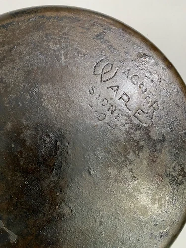 Wagner Ware Sidney -O- Cast Iron Skillet Frying Pan #8 10.5" 1058J