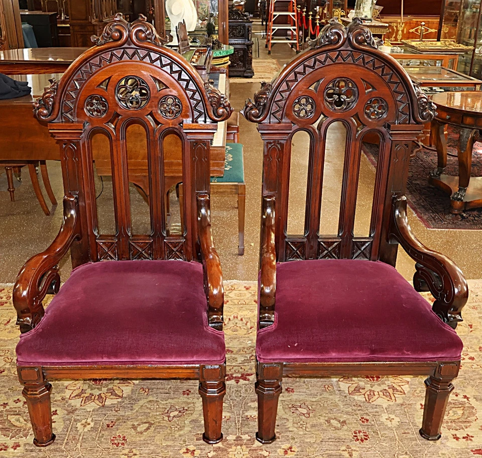 Par de sillones góticos americanos de caoba del siglo XIX Foto 2 de 4