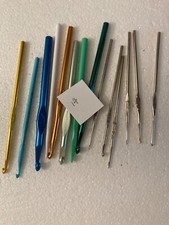 Lot of 18 crochet Hooks/Needles