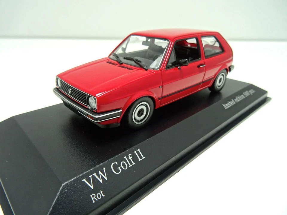 Volkswagen VW Golf 2 Modellino Auto MINICHAMPS 1:43 Rosso 943054103 Nuovo - Immagine 2 di 4