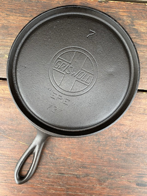 Griswold Cast Iron #7 Slant Erie Logo Griddle