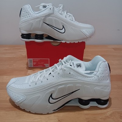 NIKE SHOX R4 WHITE BLACK SUEDE WOMENS SIZE 9.5 HQ7739 100