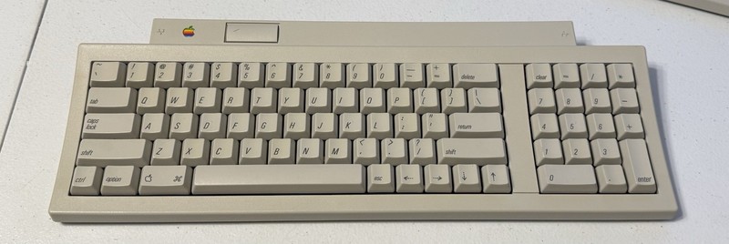 Vintage Apple Extended Apple Desktop Bus ADB Keyboard II M0487 Macintosh