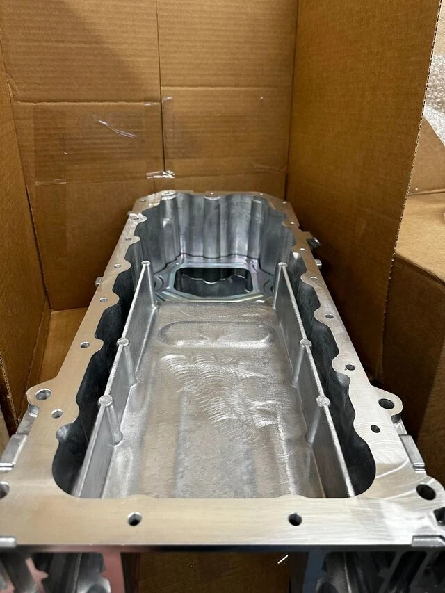 正品 Mopar 发动机油盘 681665AD — 第 3/4 张图片