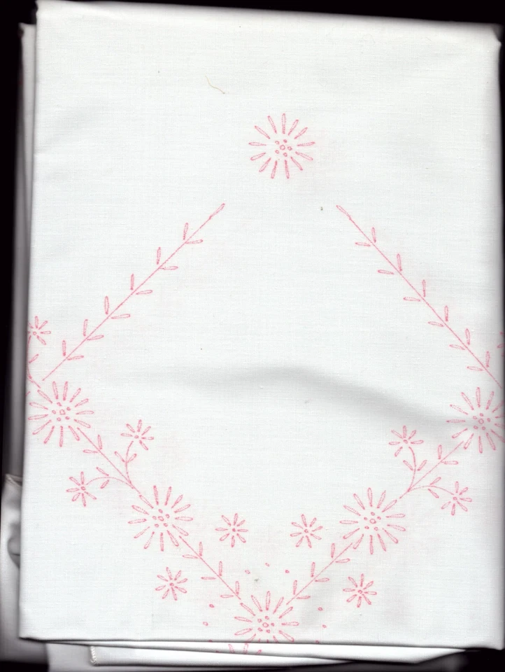 Vogart Tablecloth Stamped for Embroidery Daisy Pattern Approx. 50 x 68" 8060A - Image 2 of 4