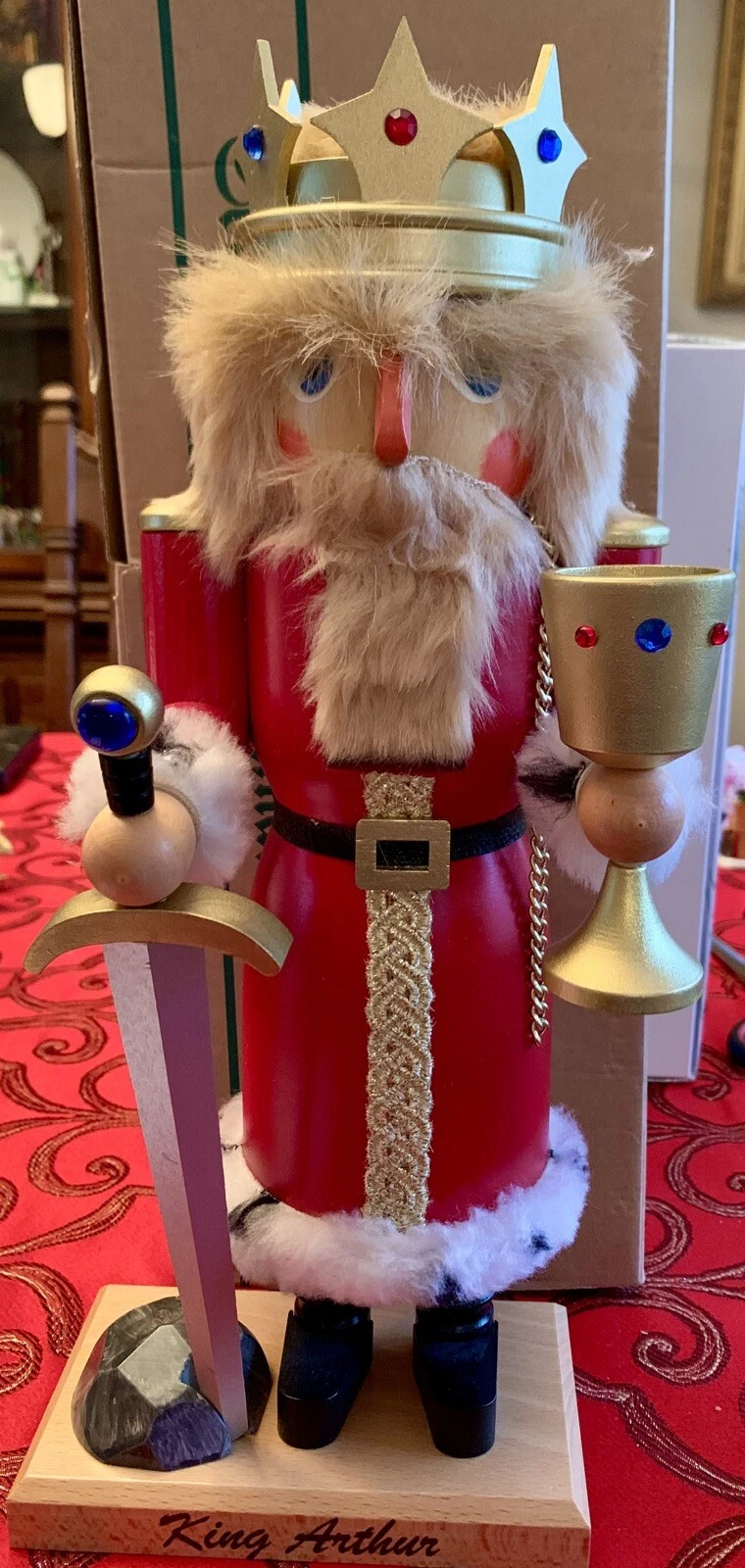 SN Seiffener Nussknackerhaus NK King Arthur Wood Nutcracker in Original Box 14”