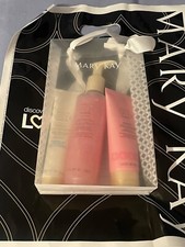 Mary Kay Blissful Pomegranate Satin Hands Pampering Set. Limited Edition.