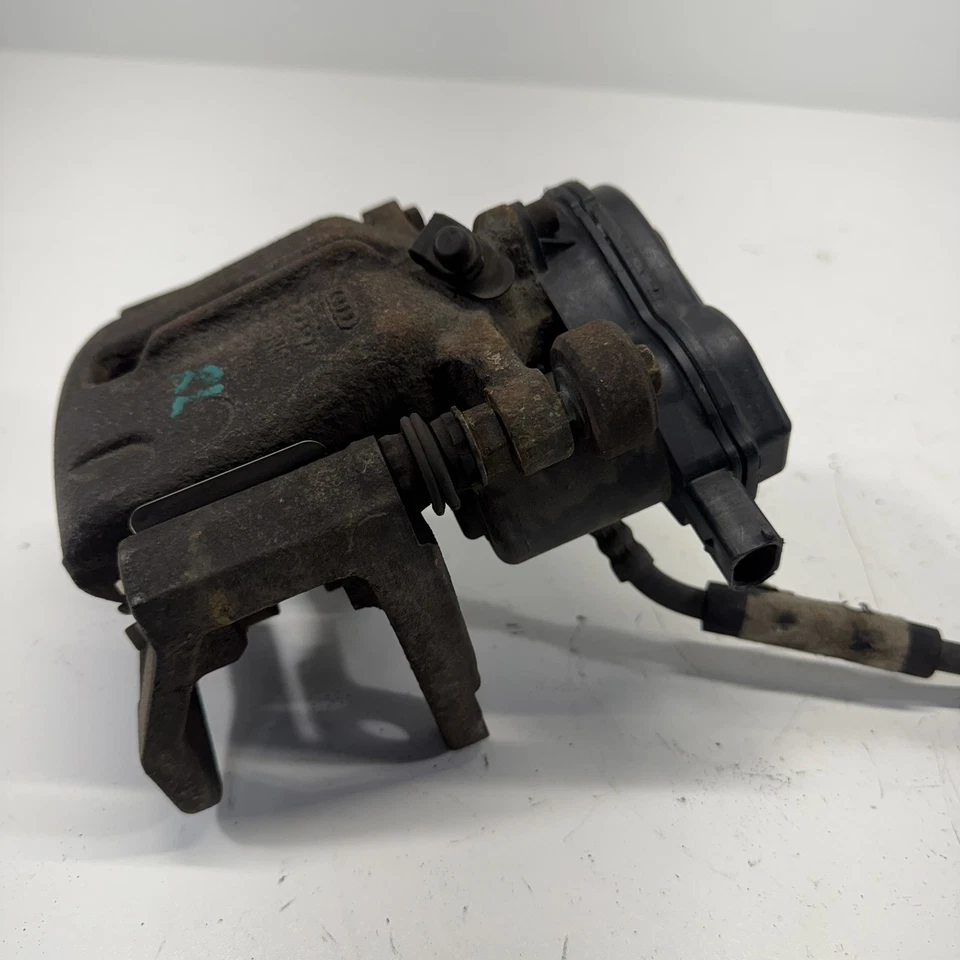 2013-2018 奥迪 A6 四轮 AWD 后部左侧悬浮盘制动钳 原始设备制造商 — 第 4/4 张图片