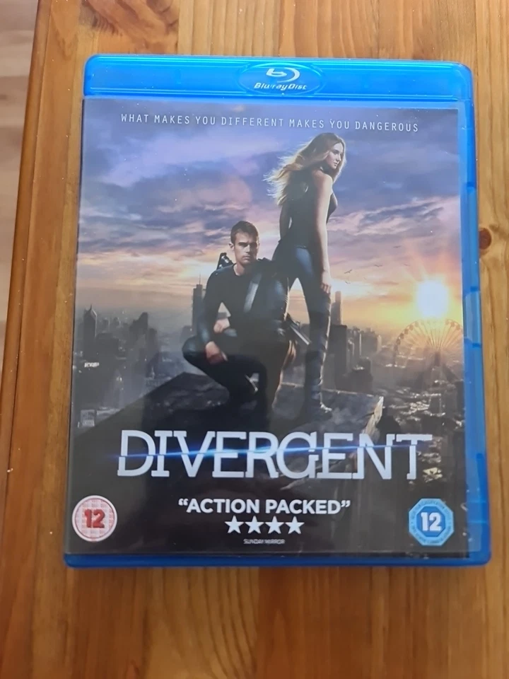 DIVERGENT SERIES DIVERGENT/INSURGENT DEFY REALITY LTD EDT BLU RAY DISCS - Image 2 of 4