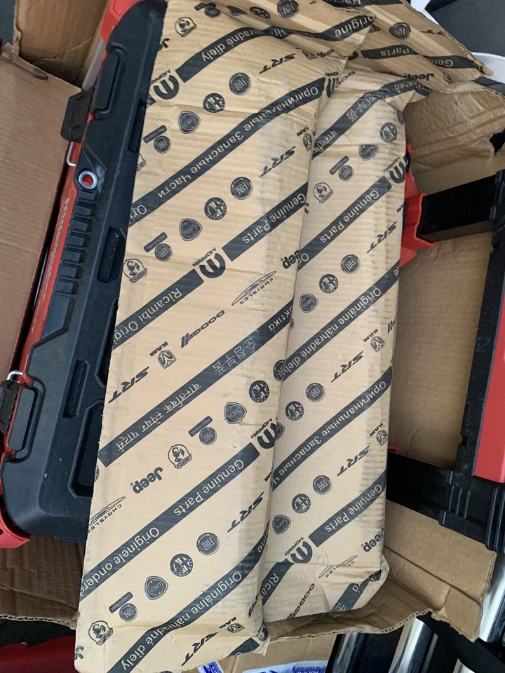 Amortiguadores traseros Jeep Liberty 2008-2012. Nuevo en paquete Mopar pieza OEM Foto 2 de 2