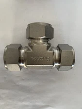 Swagelok SS-1610-3 Stainless Steel Union Tee 1" Tube Fitting