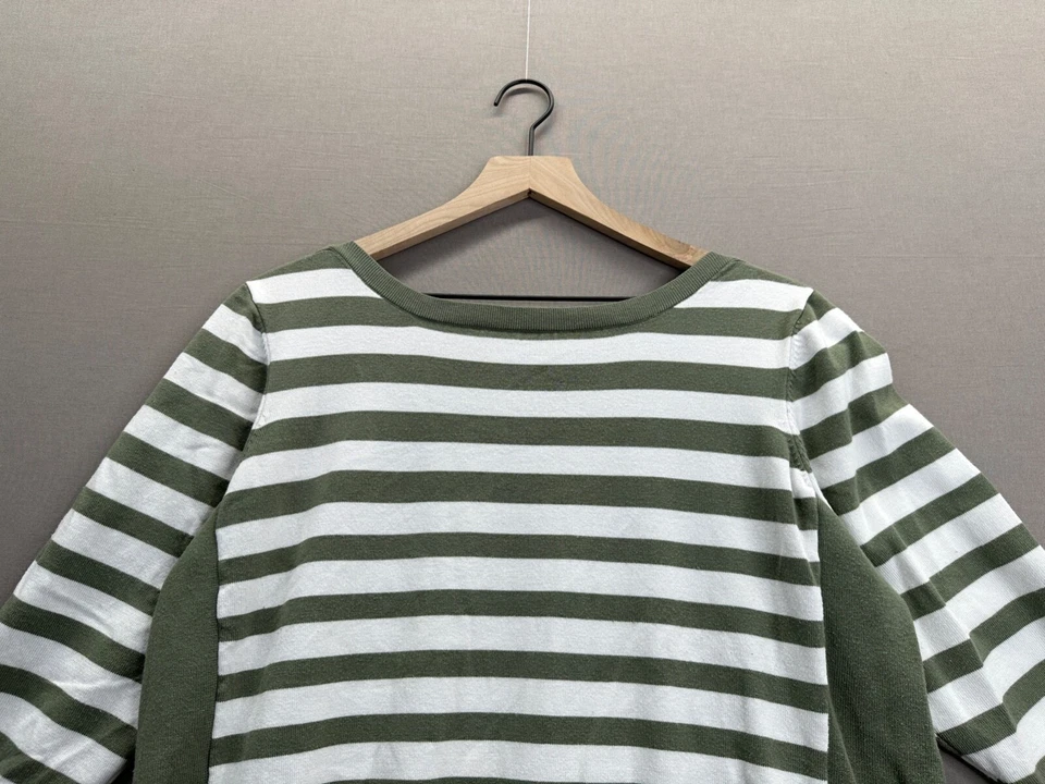 Suéter verde a rayas manga larga cuello redondo Laura Scott para mujer talla 2X Foto 3 de 4