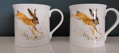 Rose Of England Hase Kaninchen Hase Becher Tasse Tee Kaffee weiß Fine Bone China x 2
