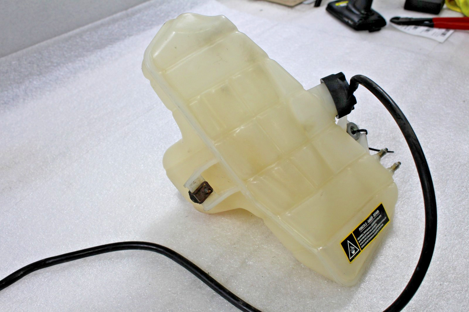 Ferrari California T, GTC4 Lusso, Coolant Reservoir, Dmg, Used, P/N 305322
