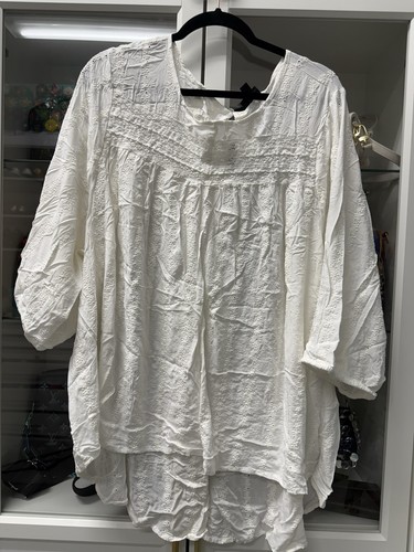 Torrid Damen FLOWY EYELET TOP weiß Sommer Übergröße 5 5X
