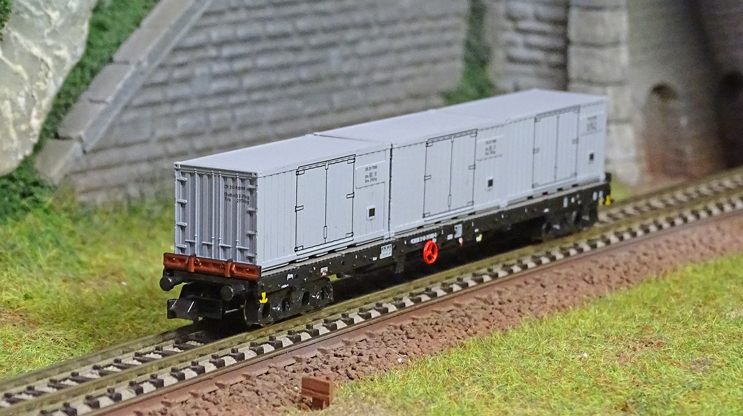 MiniTrix 18431 Wagon plat Rgs 3910 DR avec bogies articulés et attelage NEM N