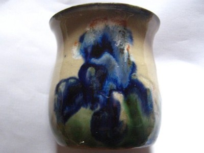 Janet Resnik NC Pottery Vase~Short Beauty with LOVELY IRIS