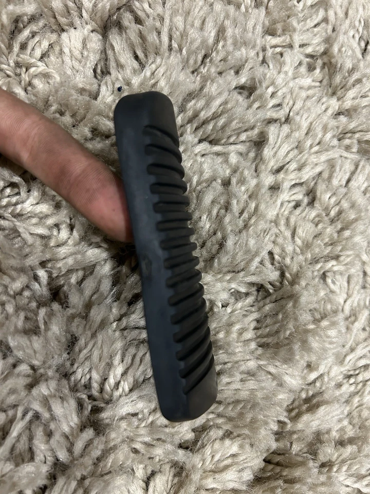 Cubierta de goma para pedal de freno OEM Toyota Landcruiser 1990-1997 Toyota Landcruiser Foto 3 de 4