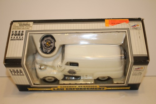 Liberty Classics, 1948 Ford Law Enforcement Panel Truck, Boxed - Picture 7 of 8
