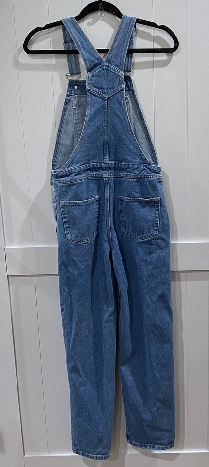 Mono vaquero azul con hebilla de bolsillo lavado medio para mujer ASOS Denim UK 8/US 4 Foto 2 de 4