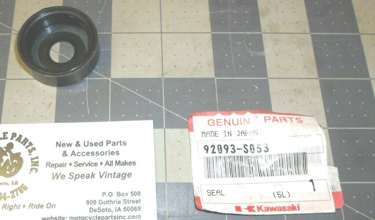 林様 KAWASAKI KSF400 92093-S053 STEERING SHAFT SEAL NOS 1 QUANTITY OEM