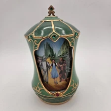 Ardleigh Elliott "Follow The Yellow Brick Road" Heirloom Revolving Music Box