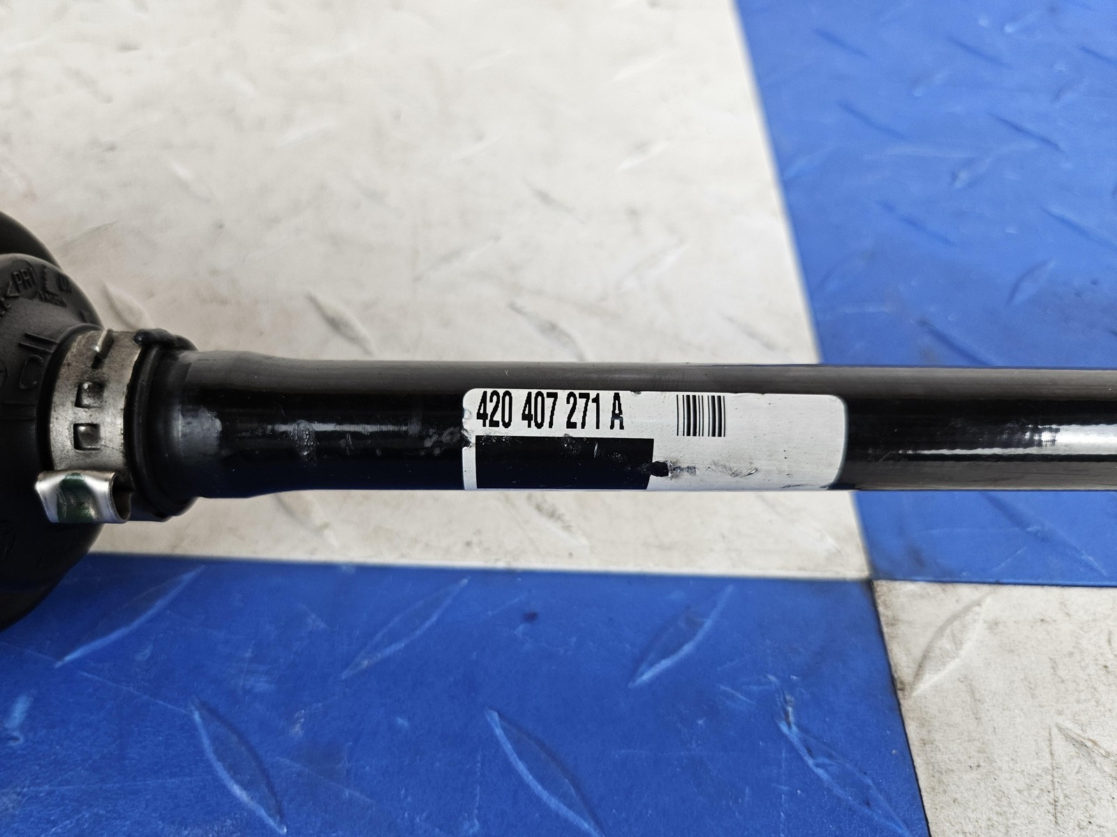2008-2023 Audi R8 OEM Front CV Axle Shaft Assy 420407271A 8k Mi Holes in Boot