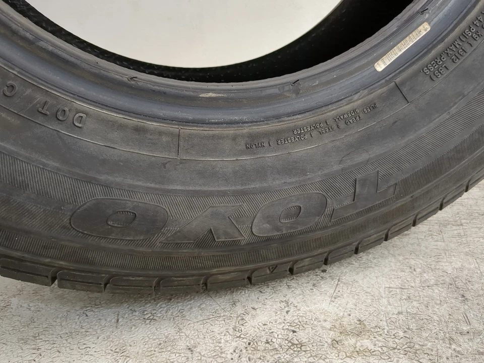 Used Tire P195/70R14 TOYO EXTENSA 90T - Tread Depth 8.5/32 - Image 2 of 4