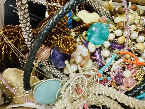 1.8 LBS Vintage To Now Costume Jewelry Lot - Necklaces Ready to Wear