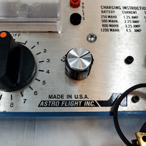 Astro Flight AC/DC Auto Charger Heavy Duty Rapid Charger Stock Number 4005B - Picture 4 of 16