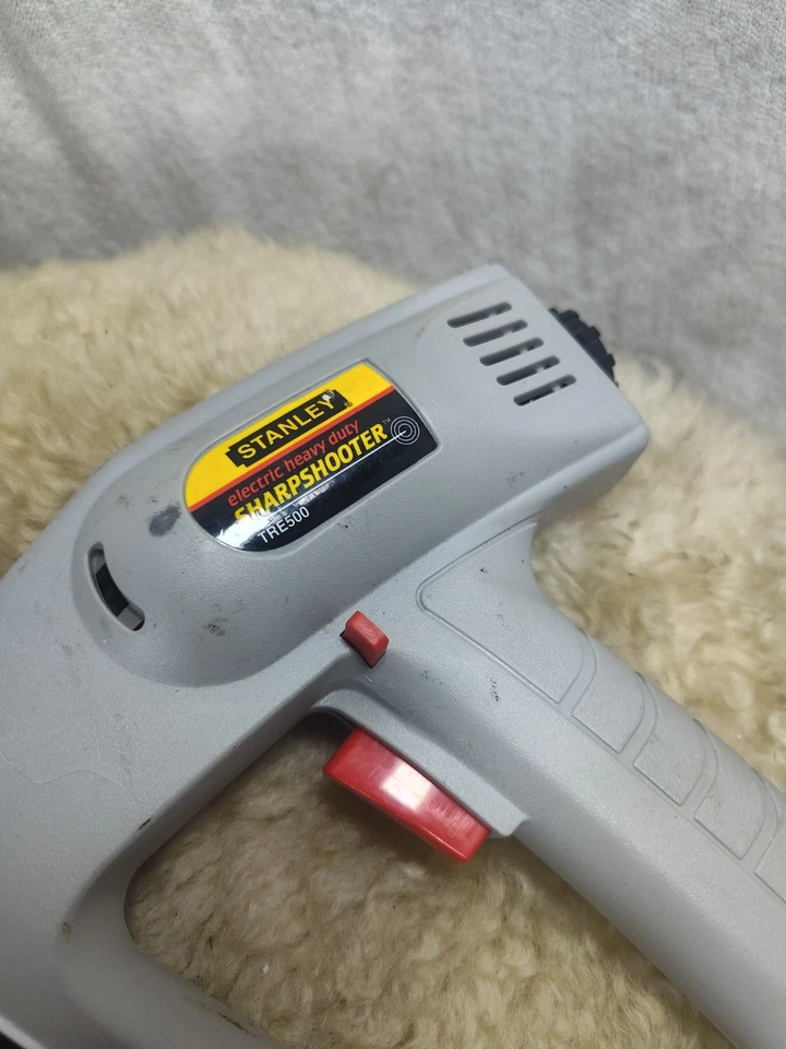 STANLEY SHARPSHOOTER STAPLE GUN TRE500 СВЕРХПРОЧНЫЙ ЭЛЕКТРИЧЕСКИЙ СТЕПЛЕР ADJ. СКОБЫ - Изображение 2 из 4