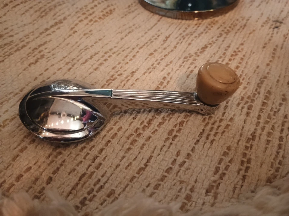 1951 1952 Chevrolet Fleetline Styleline Coupe alça de manivela de janela especial - Imagem 2 de 3