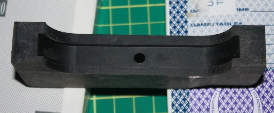 NOS 1988-93 Chevy GMC Truck Radiator Mount Insulators Part # 15553981 - Image 4 of 4