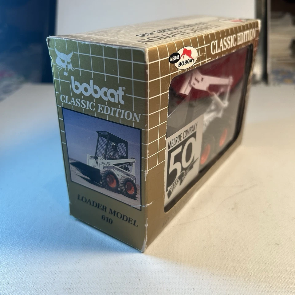 Melroe Bobcat Loader Model 610 Classic Edition 1997 die cast NEW - Image 4 of 4