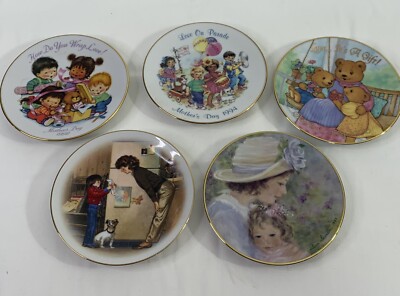 5 VTG AVON Mother's Day 5'' Collector Plates 22 K gold trim Misc years 1985-1997