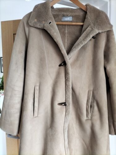 Wallis Faux Sheep Skin Coat Size M - Picture 1 of 13