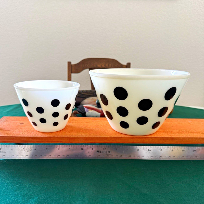 Vintage Fire-King Mixing Bowl Grease Bowl 1948-52 Black Polka Dot logo w/hyphen