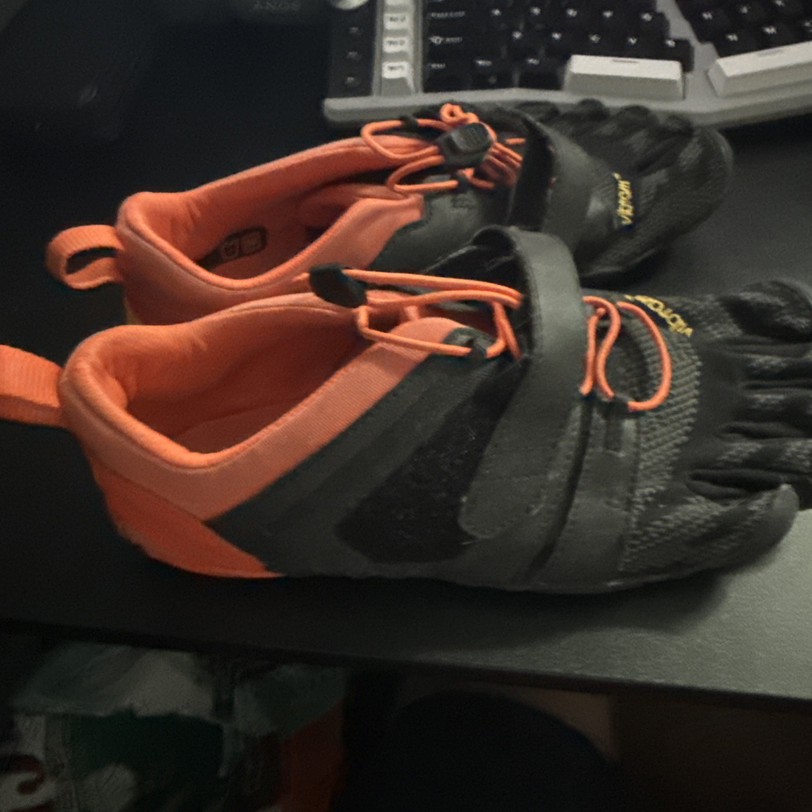 ViBram Fivefingers V-Train 2.0 Black/Orange Shoes US … - Gem