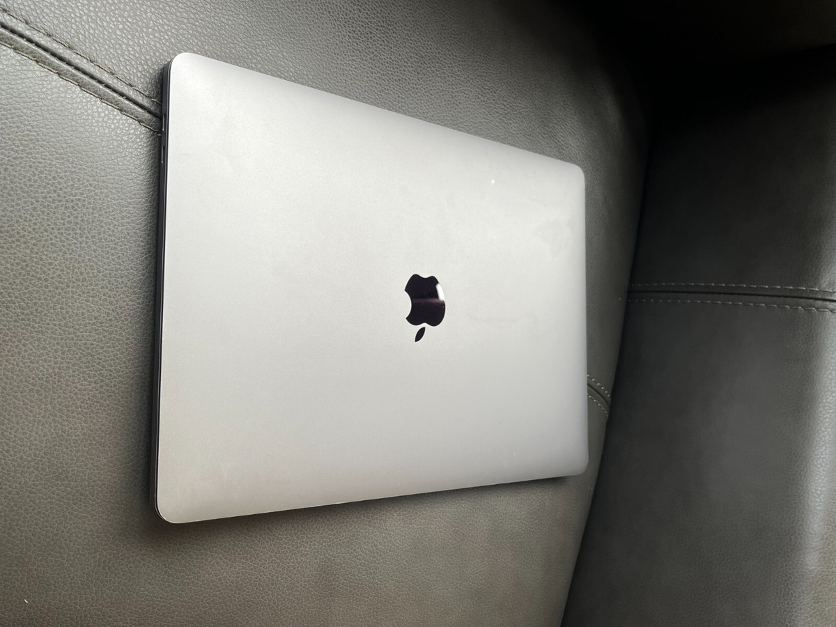 MACBOOK PRO 13-inch, 2020, (Four Thunderbolt 3 ports) 2 GHz QUAD i5 16GB – Gray MACBOOK PRO 13-inch, 2020, (Four Thunderbolt 3 ports) 2 GHz QUAD i5 16GB – Gray