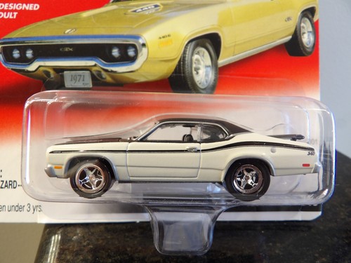 1971 PLYMOUTH DUSTER 340 JOHNNY LIGHTNING MUSCLE CAR MADNESS 1:64 DIE-CAST