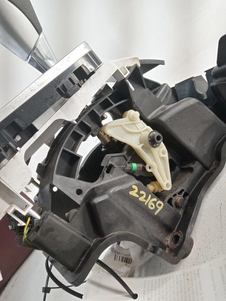 2007 Saturn Aura Transmission Shift Assembly OEM Used Tested  - Image 3 of 4