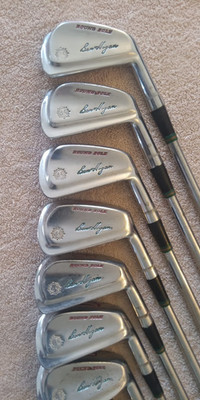 TZ GOLF - RARE VINTAGE 1971 BEN HOGAN 1,2,3,4 WOODS, Round SOLE IRON 2-9, E SET