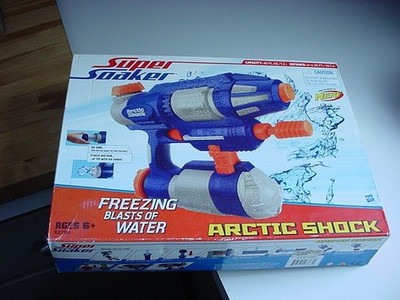 MISB Super Soaker ARCTIC SHOCK Water 40 oz Squirt Gun w/ Ice Core Larami 2009