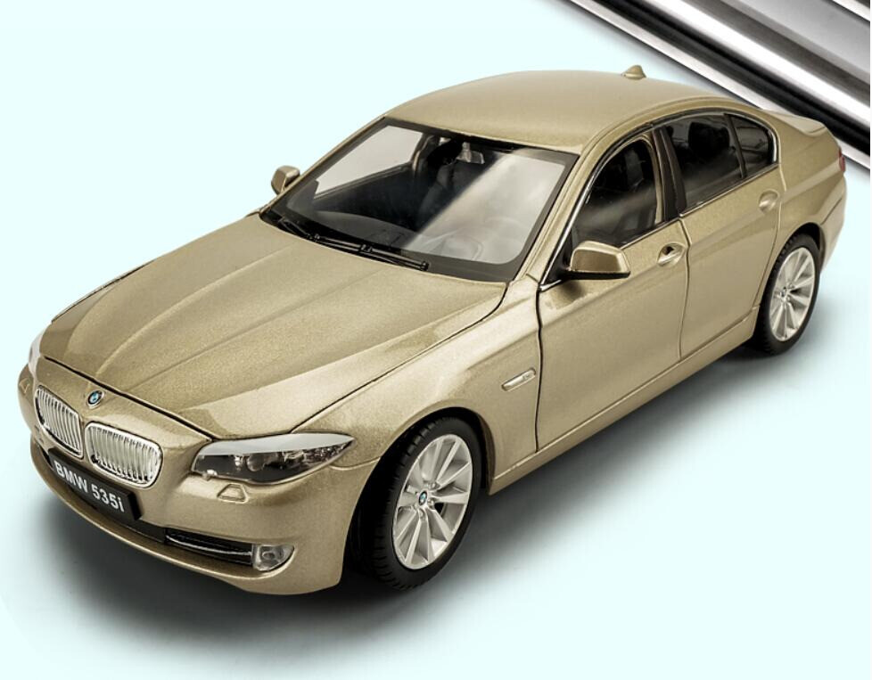 Welly 1/24 BMW 5er 535i F10 24026 diecast Car model Black/White | eBay