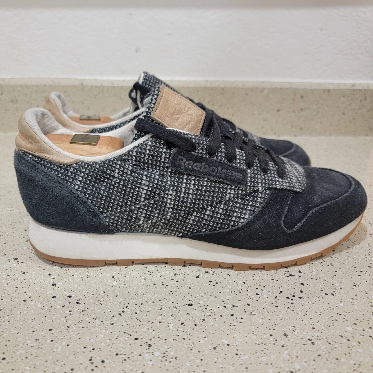Reebok Men s Size 9.5 Bs6236 Low Cut Sneakers Blk eBay